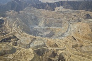 Kennecott-mining-pit-from-the-air